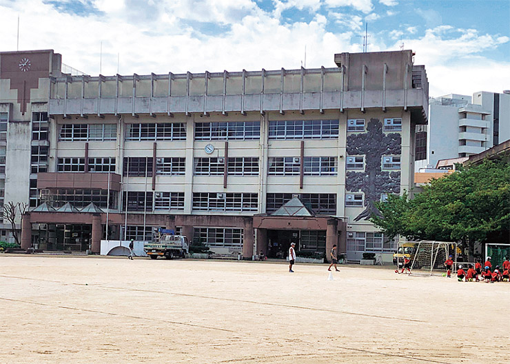 春吉小学校